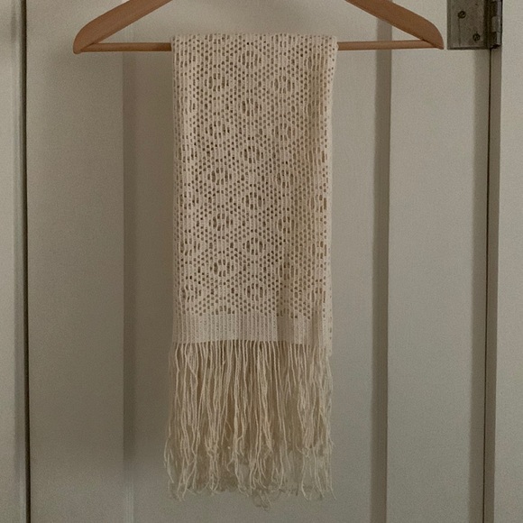 Armani SiminT Vintage Fringed Wrap is Beautiful & Elegant - EUC, Cotton, Italy - Picture 4 of 8